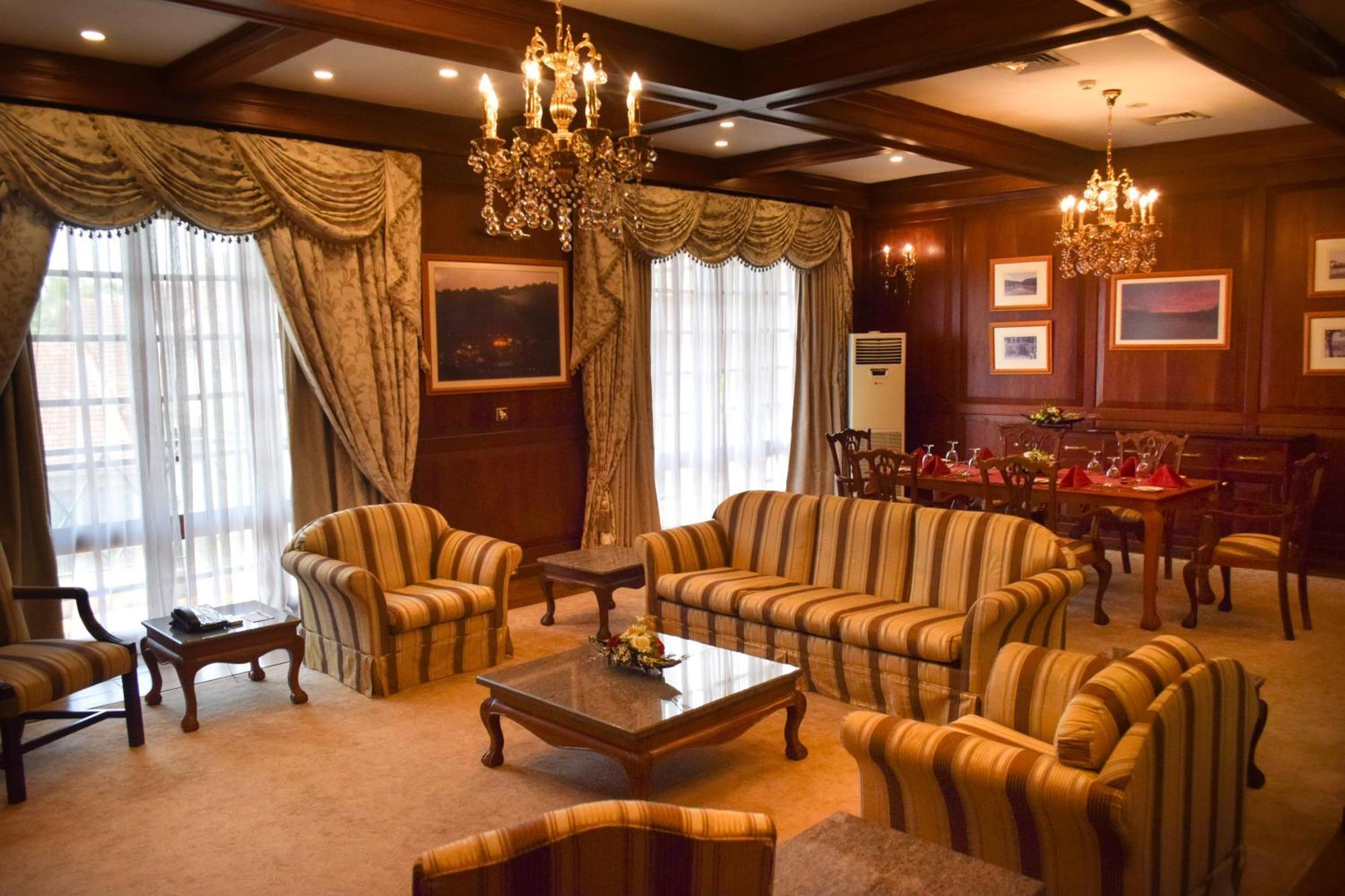 Mahaweli Reach Hotel Kandy Ngoại thất bức ảnh