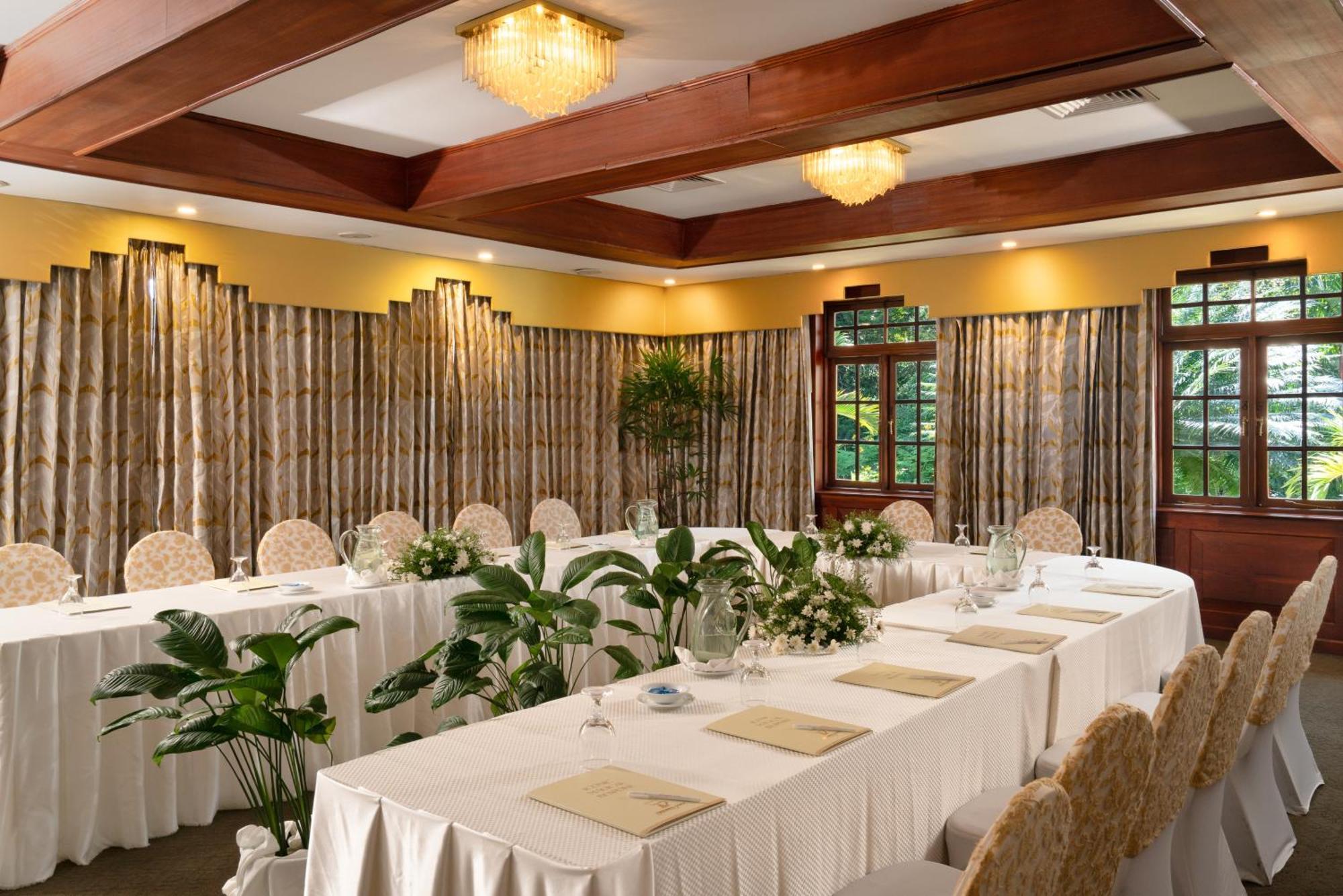 Mahaweli Reach Hotel Kandy Ngoại thất bức ảnh